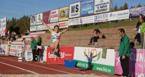 Lucía Sánchez vuela en el triple salto batiendo el récord absoluto extremeño en Villafranca de los Barros