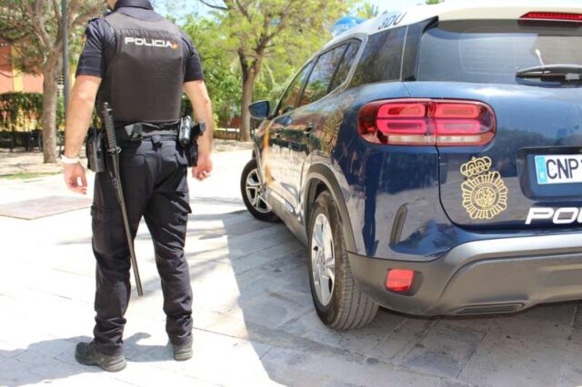 ÚLTIMA HORA | El casero pajillero de Málaga: detenido un hombre que escaló al piso de una vecina para masturbarse ante una menor