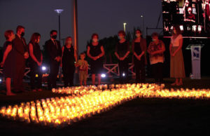 Homenaje a las víctimas, héroes de la primera línea y voluntarios de la pandemia con un emotivo acto