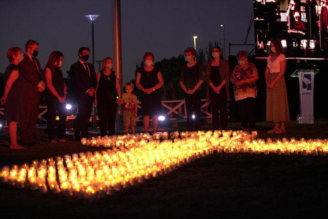 Homenaje a las víctimas, héroes de la primera línea y voluntarios de la pandemia con un emotivo acto