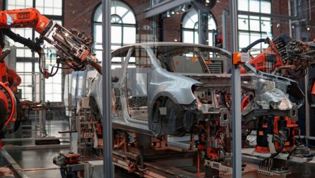 Espana_debe_incorporar_mas_de_15000_profesionales_en_logistica_y_mas_de_5000_en_automocion_ante_el_nuevo_escenario_industrial_europeo.jpg