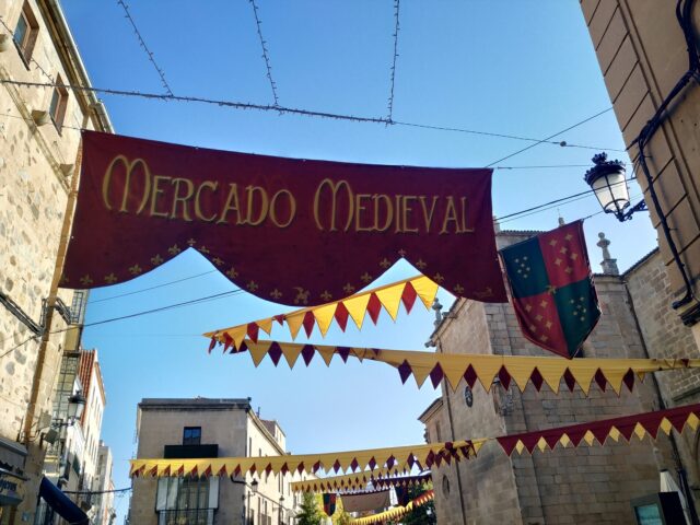Cáceres viaja en el tiempo con su Mercado Medieval de las Tres Culturas. (Europa Press)