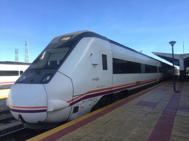 Retraso de una hora en un tren Madrid-Mérida