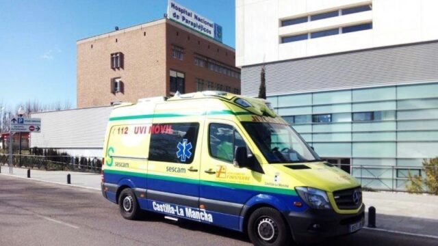 Imagen de archivo de una ambulancia. EFEImagen de archivo de una ambulancia. EFE