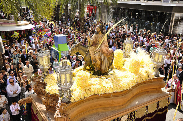 Semana Santa Elche: la localidad tendrá su primera tamborrada y a partir del miércoles se podrán coger asientos para las procesiones