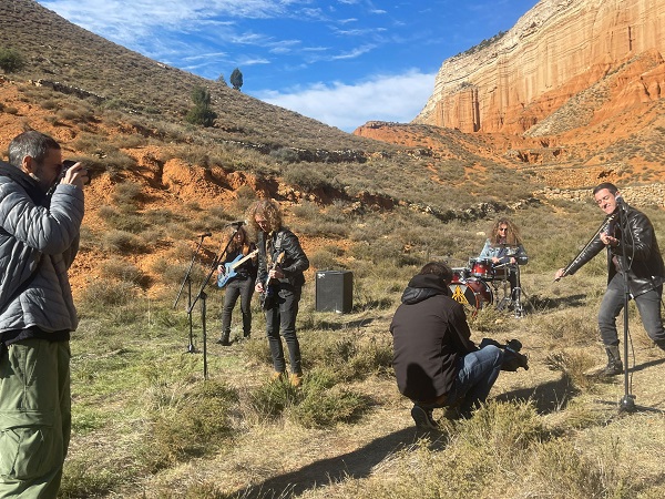 El grupo ibicenco Rels estrena el videoclip rodado en la Rambla de Barrachina de Teruel.