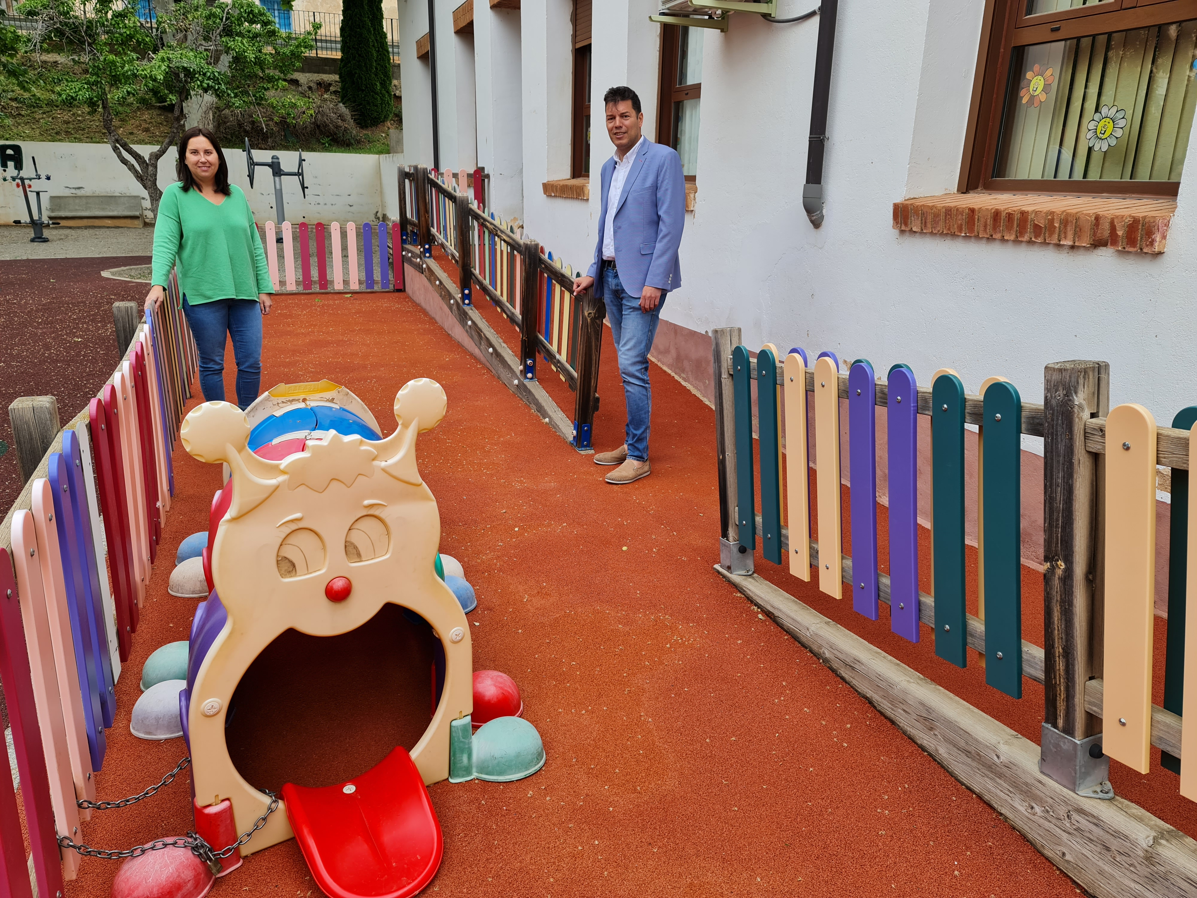 El Ayuntamiento de Teruel instala pavimento de caucho en la zona de recreo de la Escuela Infantil Municipal de San Blas