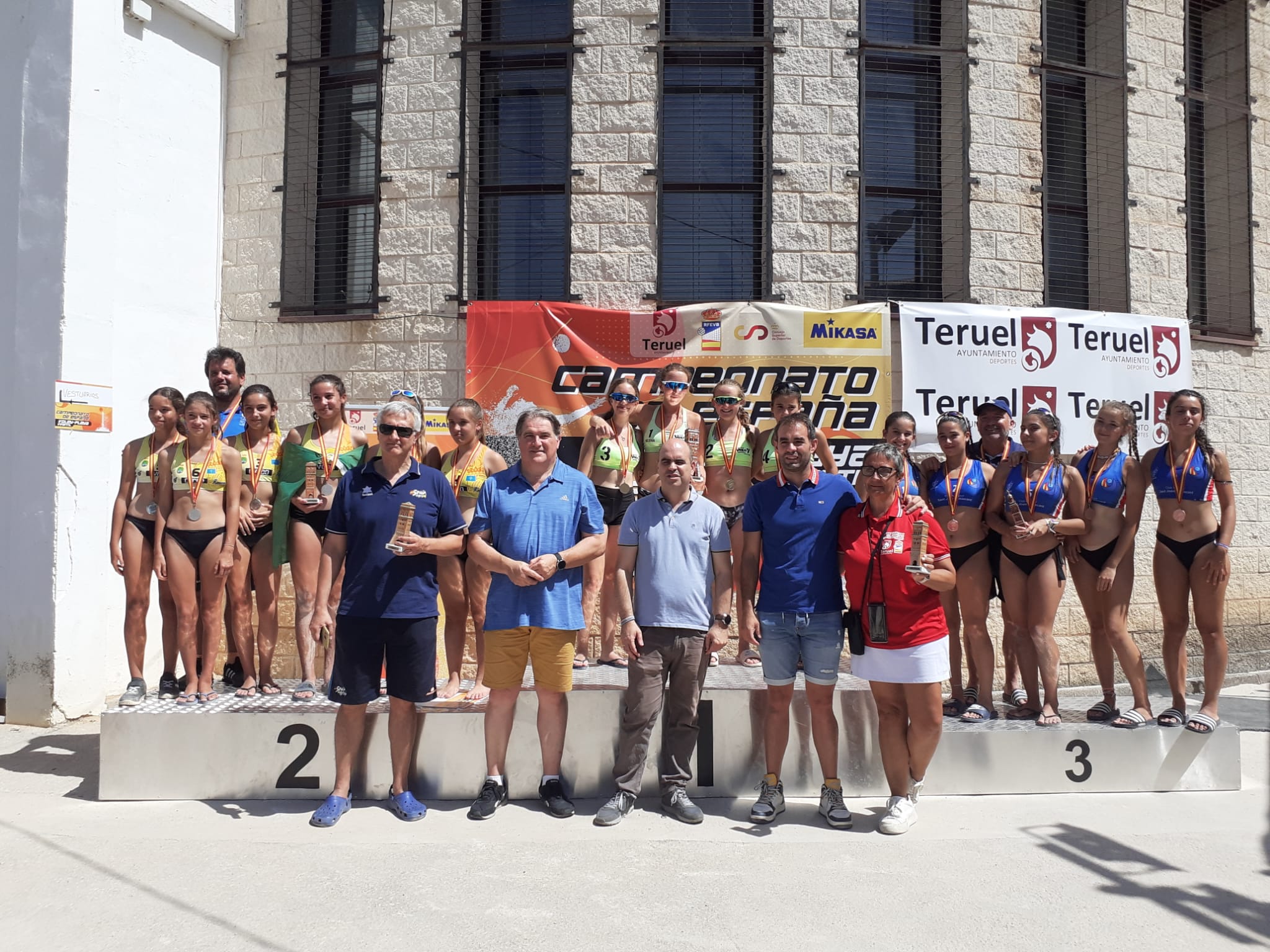 Team Costa Blanca de Alicante se proclama campeÃ³n de EspaÃ±a de voley playa infantil femenino