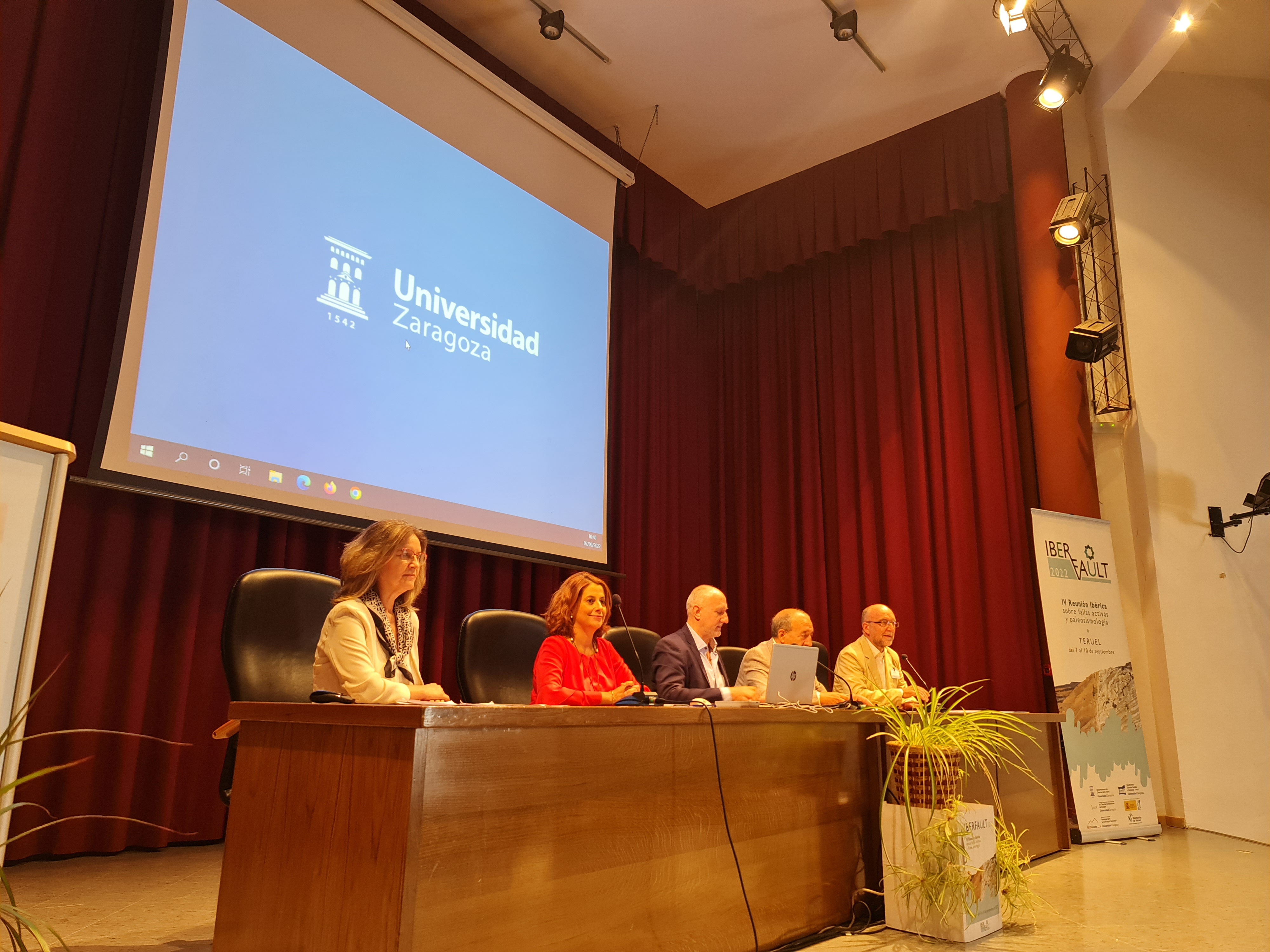 La alcaldesa de Teruel inaugura la IV ReuniÃ³n IbÃ©rica sobre Fallas Activas y PaleosismologÃ­a