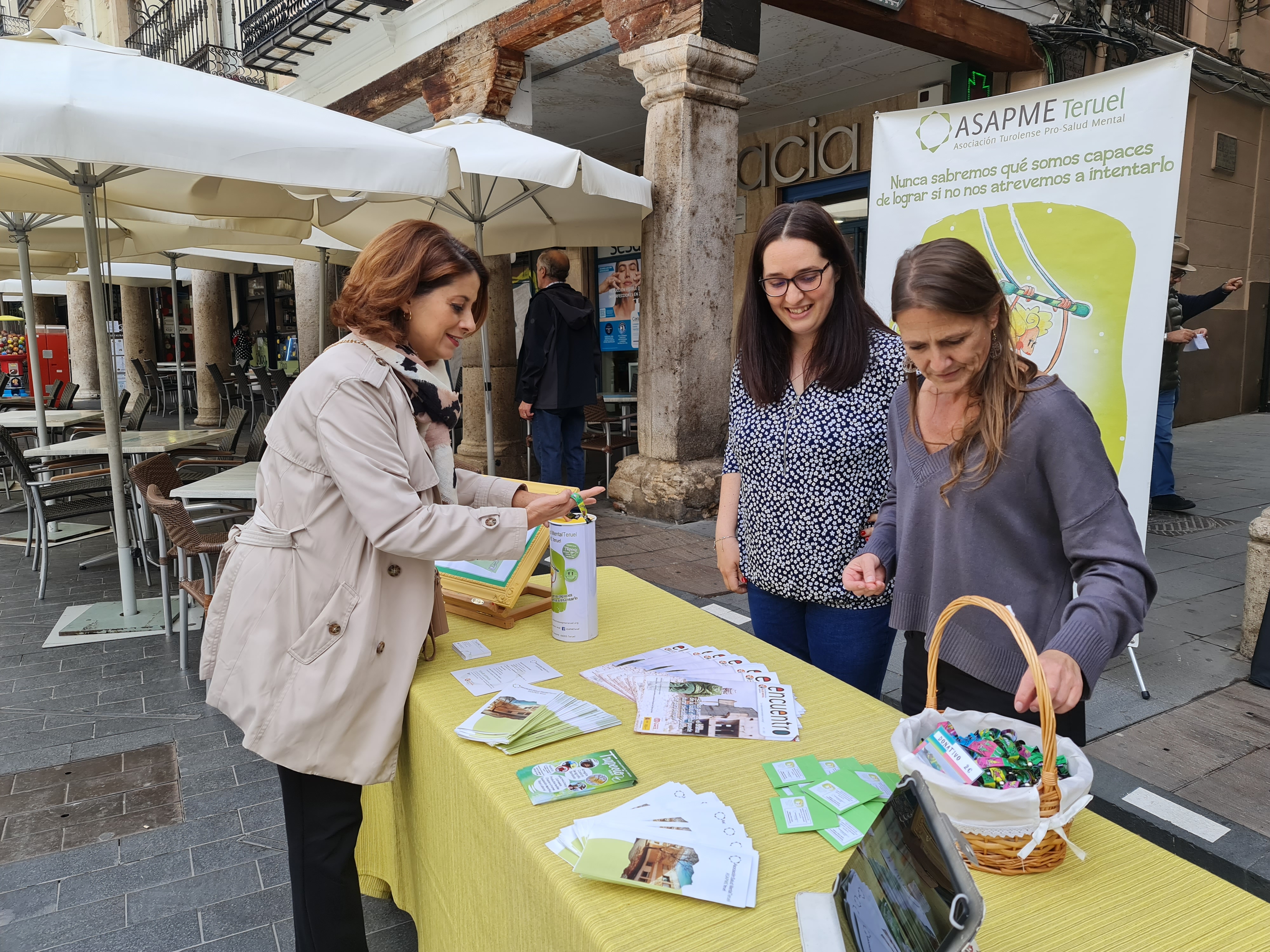 La alcaldesa de Teruel muestra su apoyo a las personas afectadas en el DÃ­a de la Salud Mental
