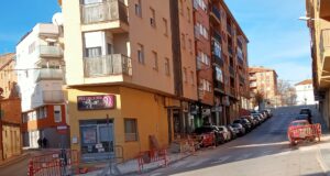 Imagen de las obras de una calle de Teruel. Facebook