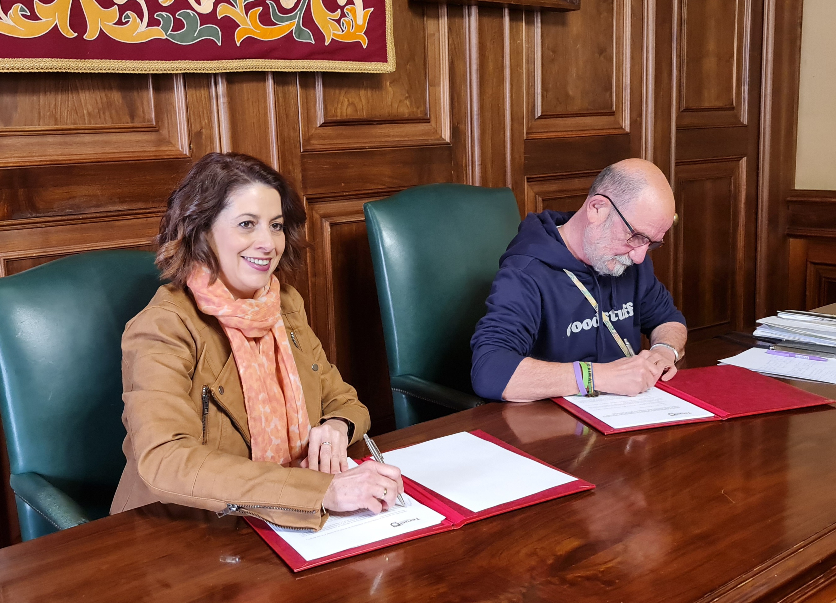 El Ayuntamiento de Teruel firma un convenio de colaboraciÃ³n con la FederaciÃ³n de Asociaciones de Vecinos para desarrollar actividades de participaciÃ³n ciudadana