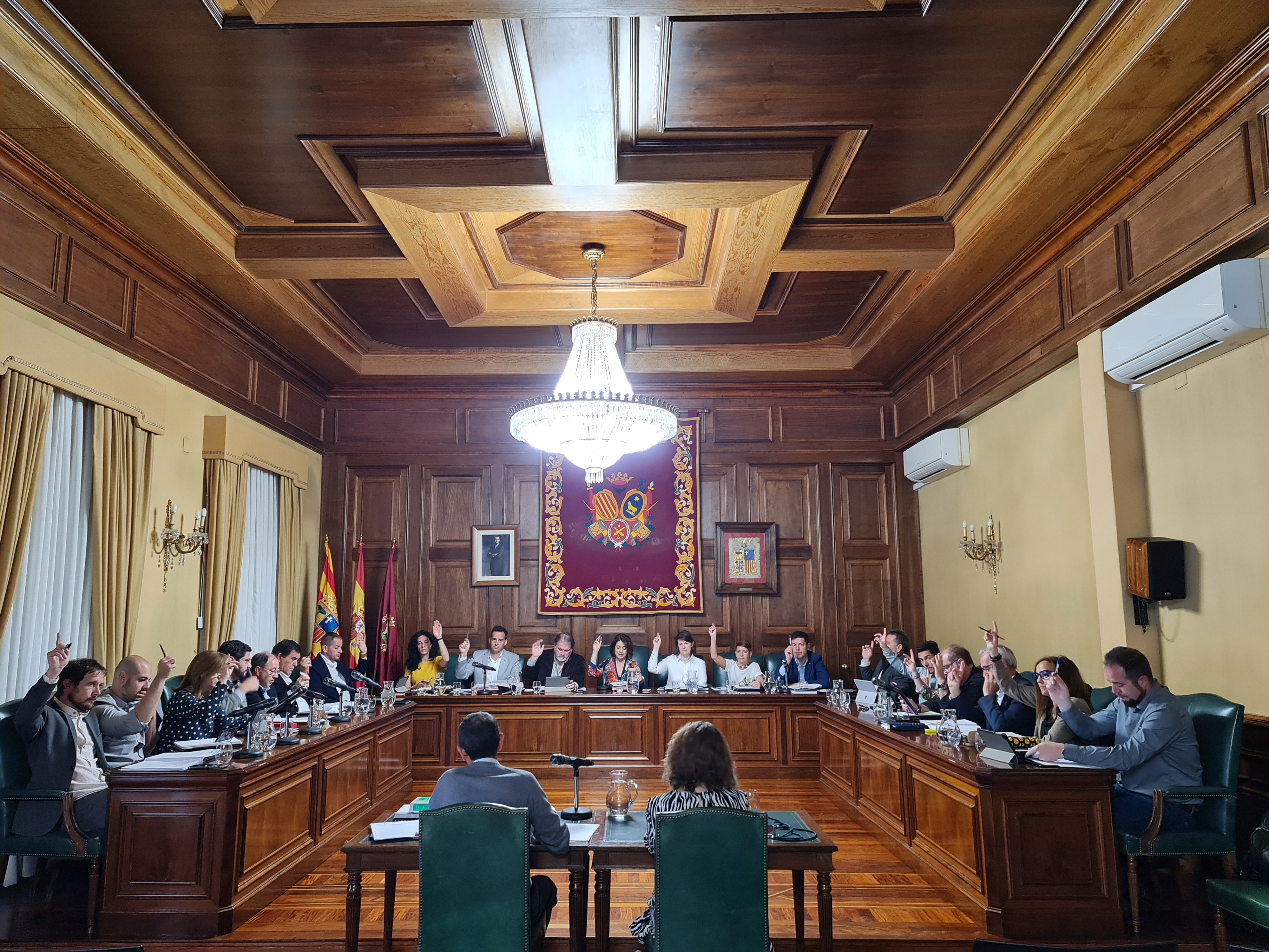 El pleno del Ayuntamiento de Teruel aprueba varios proyectos de obras