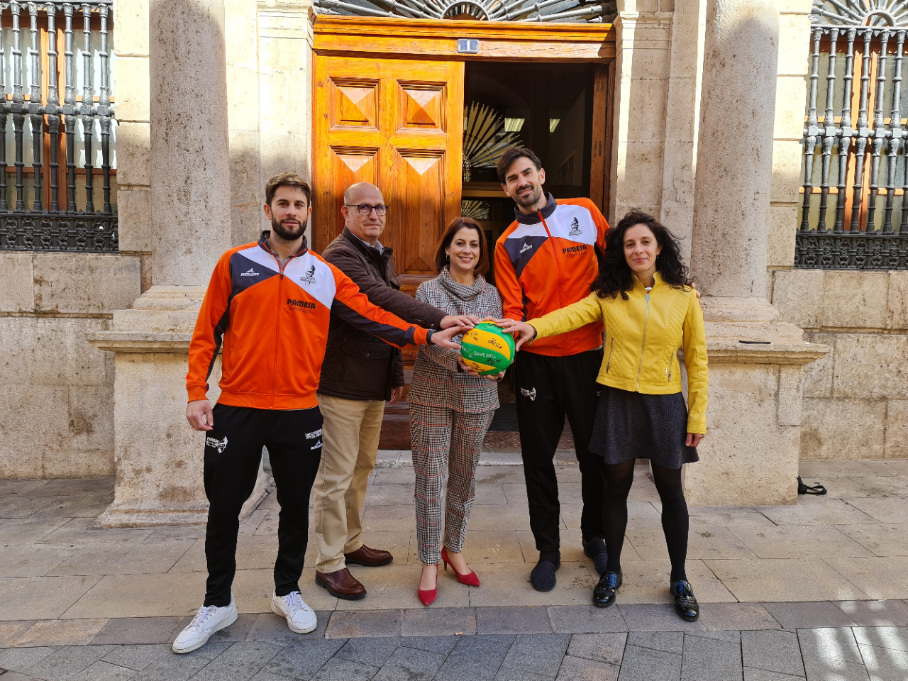 El Ayuntamiento de Teruel firma el convenio de 2023 con el Pamesa Voleibol Teruel 