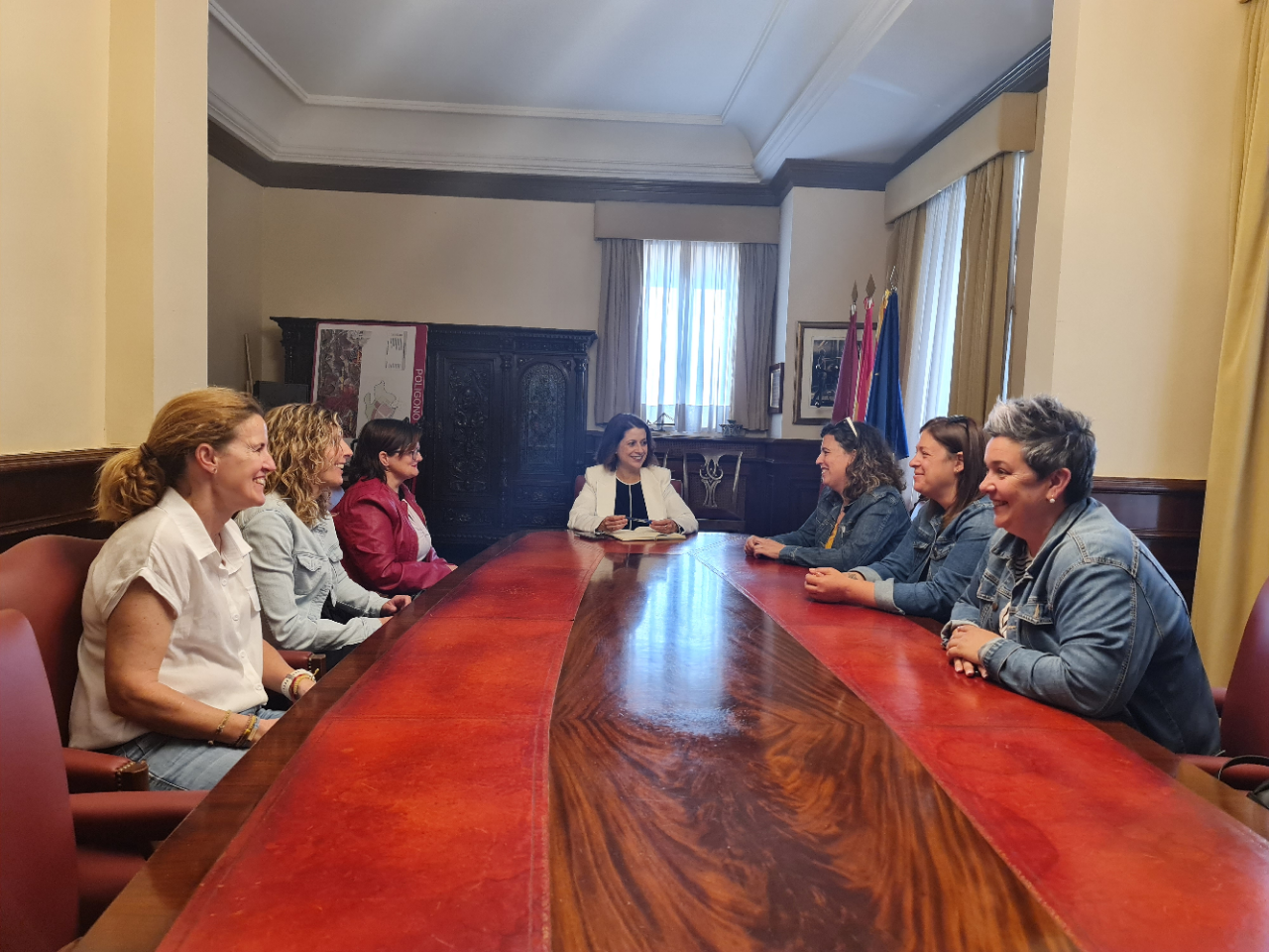La alcaldesa de Teruel se reÃºne con la nueva directiva de Anudi