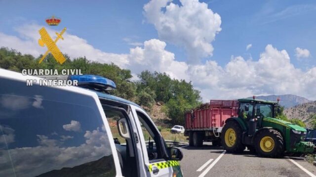 ÚLTIMA HORA | Topando con el tractor: fallece una persona al empotrarse contra un tractor