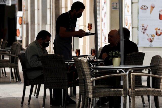 ¡Se busca camareros! Hosteleros de Teruel sin personal para las fiestas del Ángel