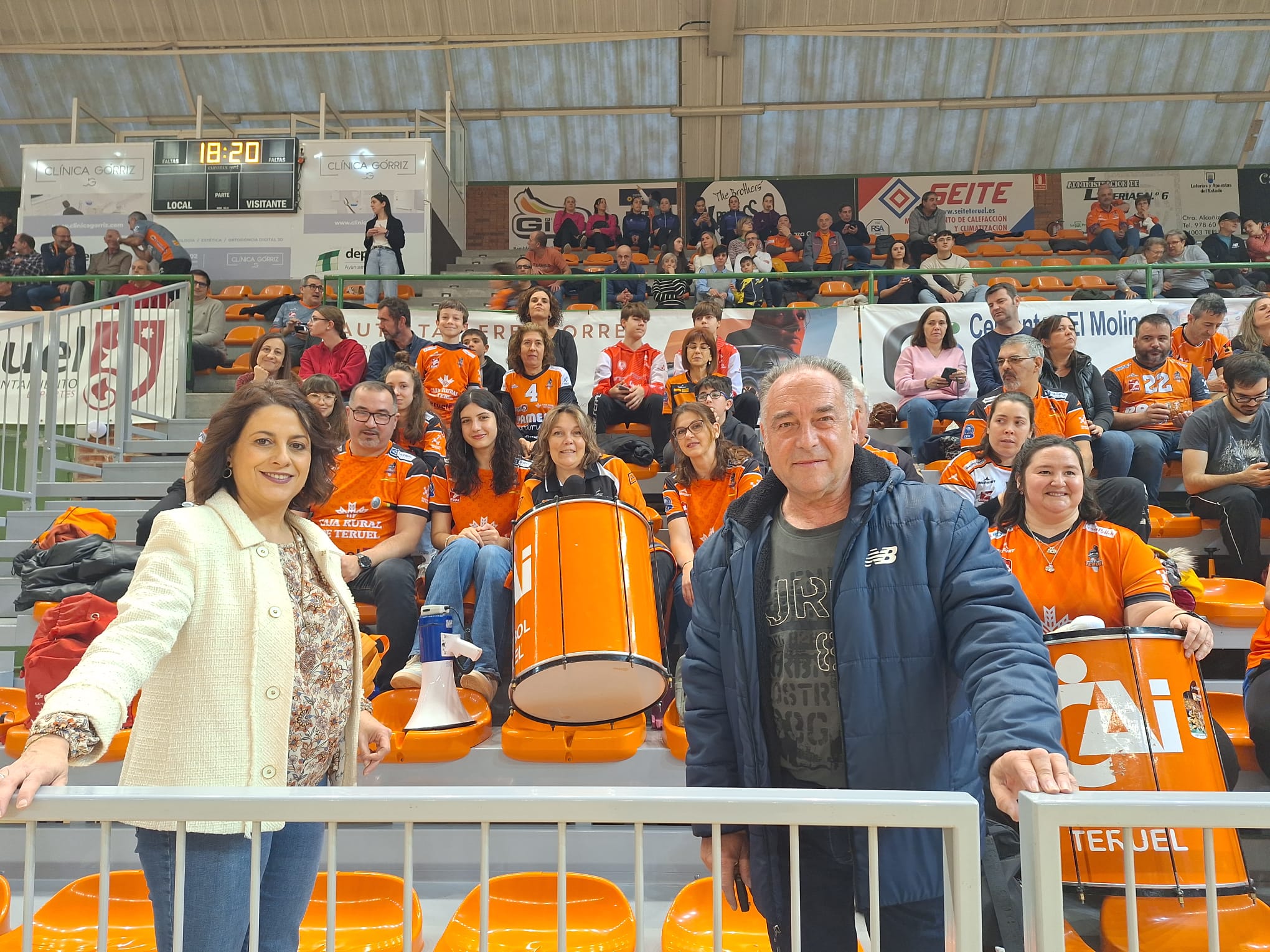 El polideportivo Los Planos estrena gradas automatizadas en el encuentro entre el Pamesa Teruel y el Grupo Herce Soria