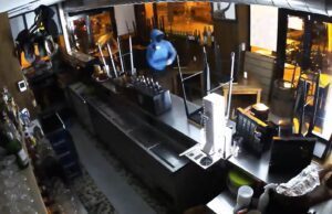 vídeo del robo a El Trasgu en Alcorcón