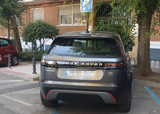 coche roba la plaza en Alcorcón