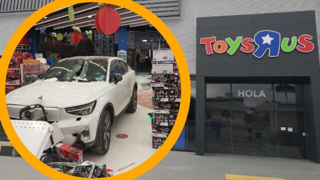 Salvaje alunizaje en Alcorcón con los clientes dentro de la tienda
