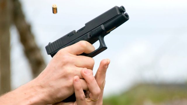 mujer herida de bala por pistola en Requena de Campos