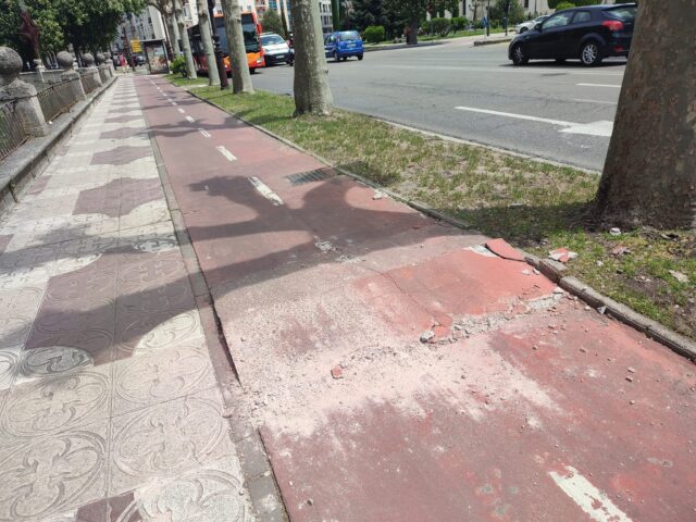 “¡Vergüenza!, Burgos es la capital del abandono institucional”, la denuncia vecinal sobre el estado deplorable del carril bici de la avenida Palencia