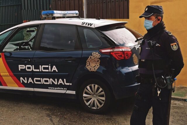 Detenida una vecina de Lugo por encerrar a su pareja y marcharse armada