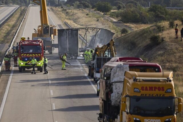 ÚLTIMA HORA | Tragedia en Lugo: fallece un hombre tras empotrarse dos camiones en el desvío de la N-VI habilitado en la A-6 en Pedrafita