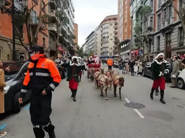 Pacma pide al Ayuntamiento de Oviedo que no se utilicen animales en el desfile de Nochebuena
