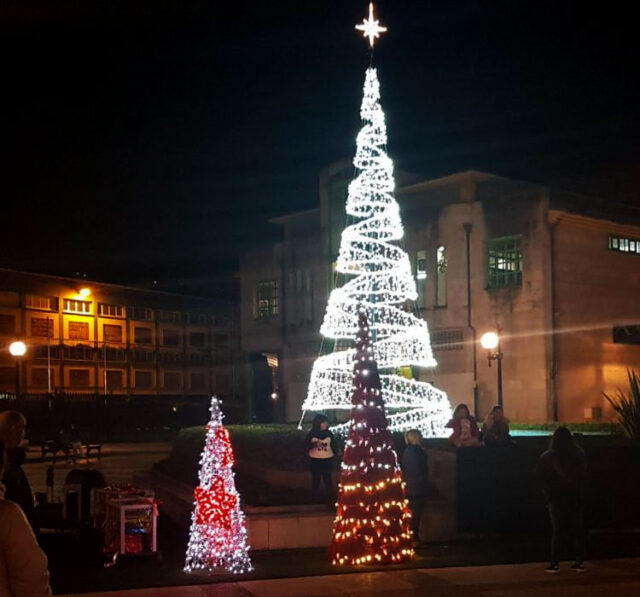 Robo navideño en La Felguera: desaparecen tres renos, adornos y luces de la calle Emilio Alarcos Llorach. (Ayuntamiento de Langreo)