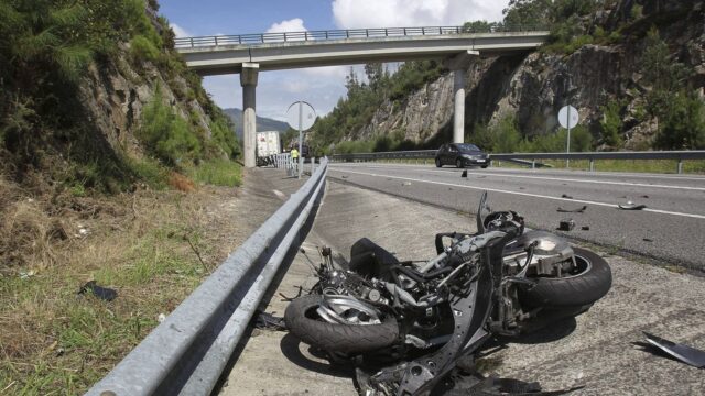Imagen de archivo de un accidente de moto. EFE