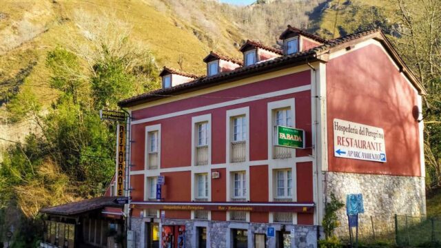 ÚLTIMA HORA | Luto en la hostelería asturiana: fallece Cosío a los 78 años, mítico dueño de la Hospedería del Peregrino