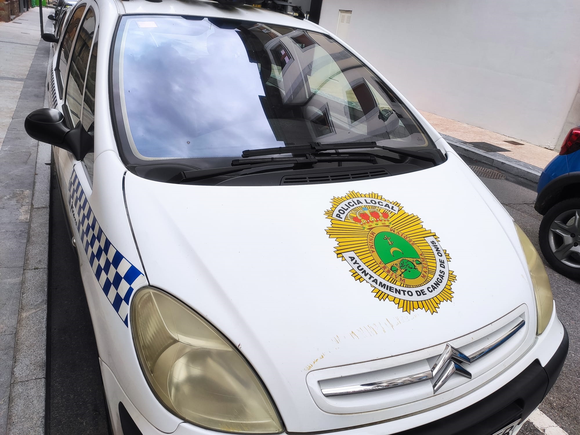 “Un miembro de la Policía Local de Cangas de Onís está siendo juzgado
