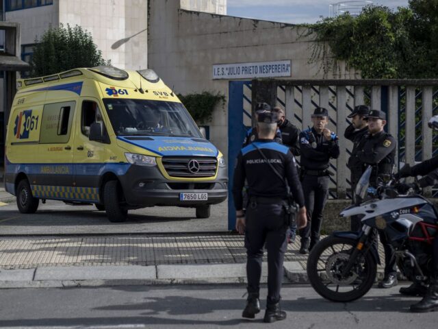 Ambulancia en Ourense. EFE