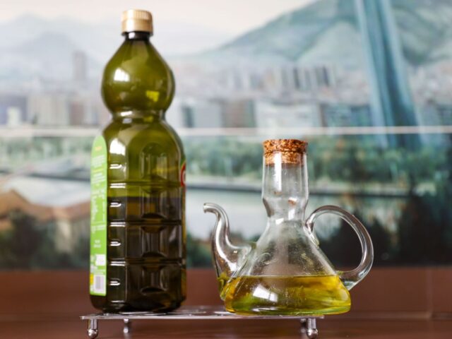¡MÁS DE 10 EUROS DEL LITRO! Este es el precio del aceite de oliva que pagarán los orensanos en 2024