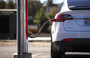 El mercado de estaciones de carga de vehículos eléctricos alcanzará los 142.460 millones de dólares en 2030