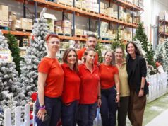 Plasticosur da el pistoletazo de salida a la campaña de Navidad 2025