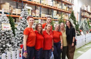 Plasticosur da el pistoletazo de salida a la campaña de Navidad 2025