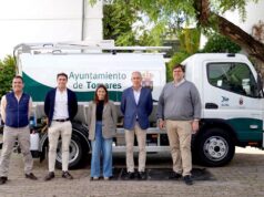 Surtruck entrega al Ayuntamiento de Tomares una cisterna de riego y baldeo que reducirá un 40 % el consumo de agua