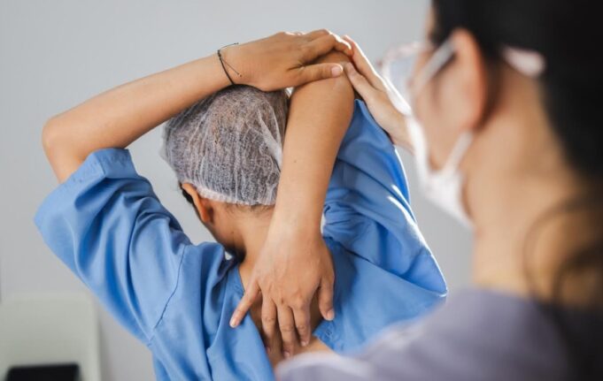 El Dr. Pablo de la Cuadra apuesta por la prevención y la rehabilitación en lesiones de hombro