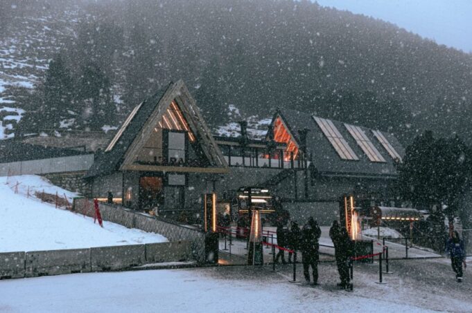 L’Abarset eleva la experiencia del après-ski esta Navidad con DJs internacionales