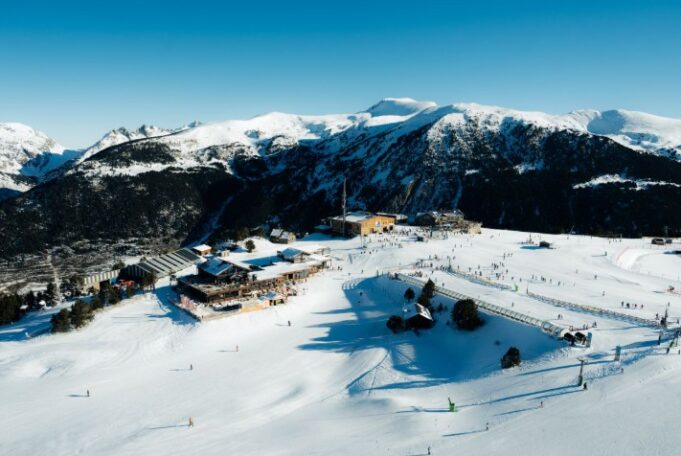 Andorra vive una Navidad blanca con más de 336.000 jornadas de esquí