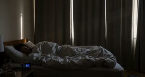 Dormir mejor empieza en casa según expertos