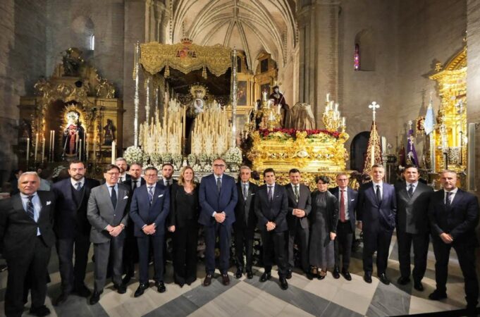 ASET realiza su tradicional ofrenda floral al Cristo de la Salud y Buen Viaje en el año de su centenario