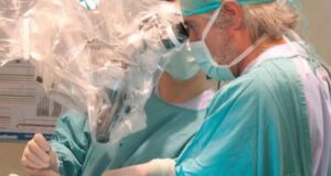 En los tumores cerebrales, preservar la función neurológica es clave junto a la extirpación