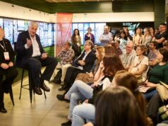 La Cambra de Comerç de Barcelona reivindica junto a Fernando Romay el talento de los mayores de 45