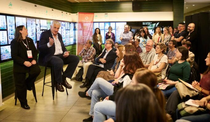 La Cambra de Comerç de Barcelona reivindica junto a Fernando Romay el talento de los mayores de 45