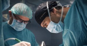 Un solo quirófano, solución completa: así cambia la cirugía maxilofacial con tecnología 3D