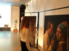 Casa ISDIN reúne arte e IA en una muestra de la AEDV sobre la piel